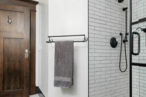 CLARK-AVE-BATHROOM-DSPX6131