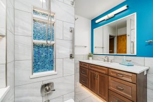 THE-MILES-AVE-BATHROOM-DSA00614