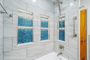 THE-MILES-AVE-BATHROOM-DSA00618